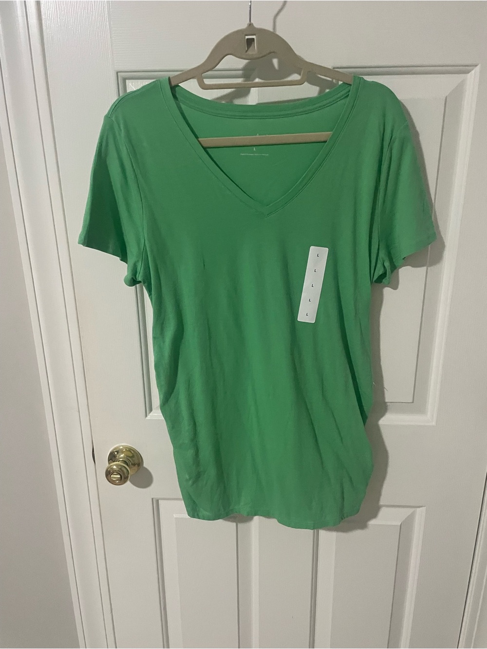 Green v top NWT ruched sides